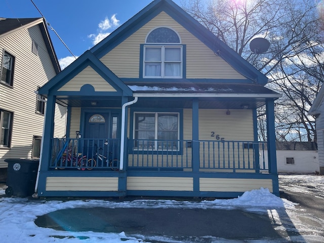 view of front of property featuring a porch