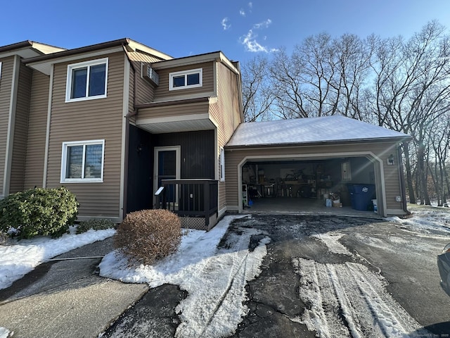 view of front facade with a garage