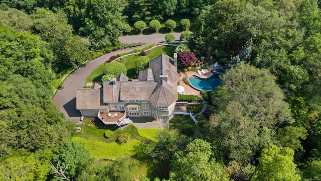 4 Hemlock Rdg, Weston, CT 06883 - view of subject property featuring a pool area