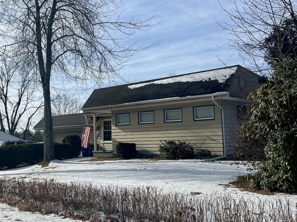 view of front of house with a garage