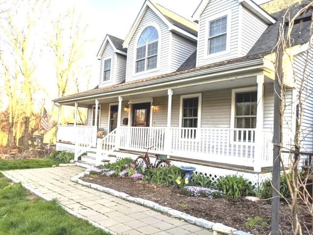 view of front facade featuring a porch