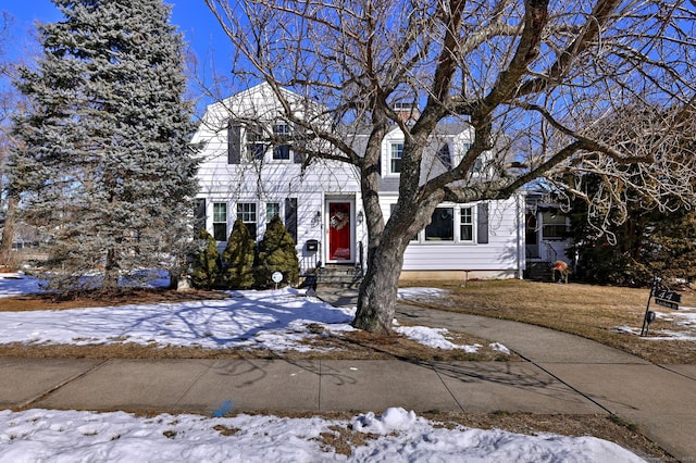 view of front of property