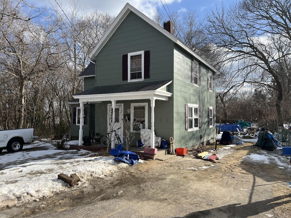 view of front of property