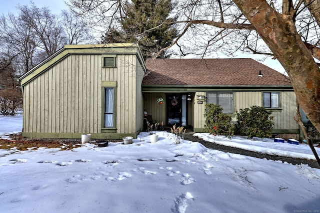 view of front of home with roof with shingles