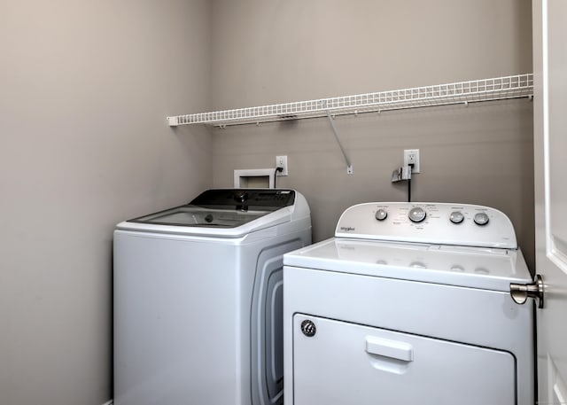 40 Newbury Ct Unit 40, North Haven, CT 06473 - laundry area with washer and dryer