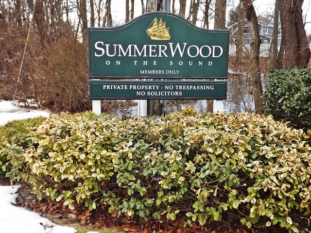 view of community / neighborhood sign