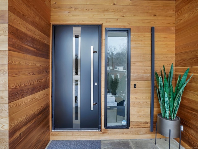 doorway to property with elevator