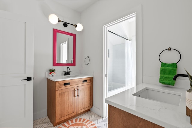 full bath with shower / bath combo and vanity