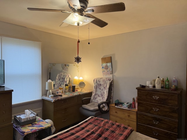 bedroom with ceiling fan