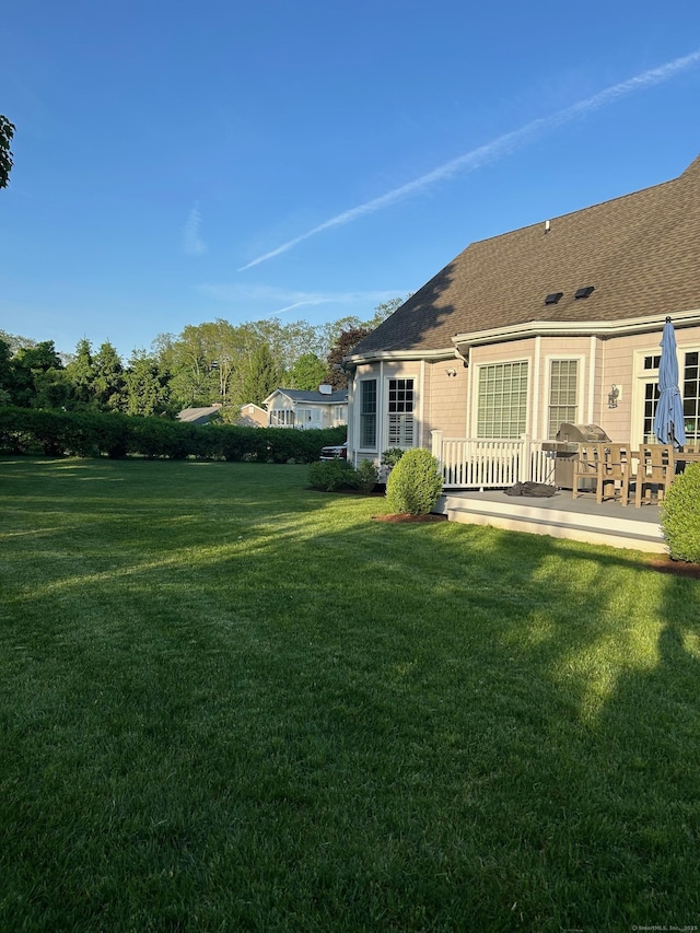 view of yard with a patio