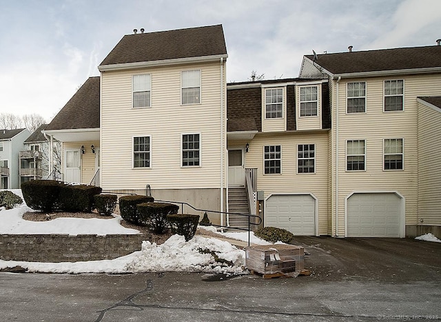 view of front of house with driveway and an attached garage