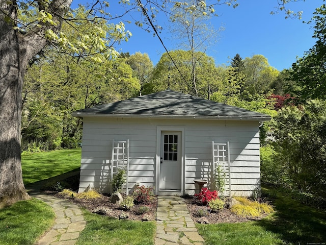 view of outbuilding with an outbuilding