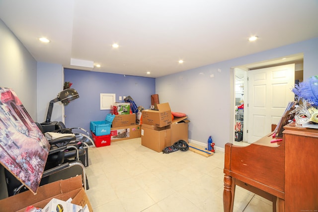 game room featuring recessed lighting and baseboards