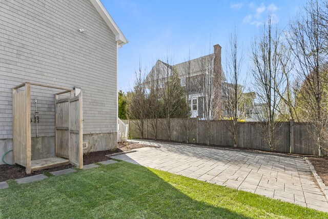 view of yard with a patio