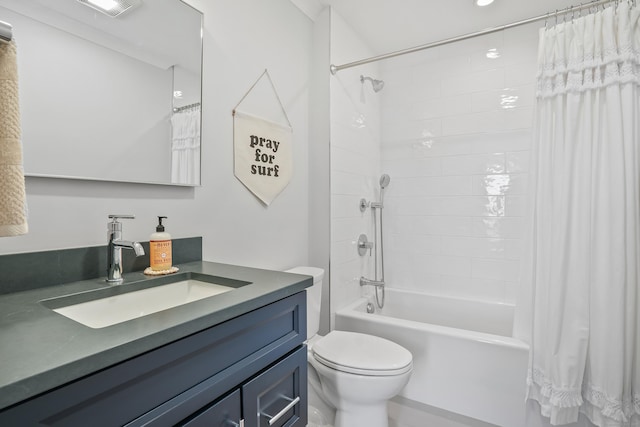 full bathroom featuring visible vents, shower / tub combo with curtain, vanity, and toilet