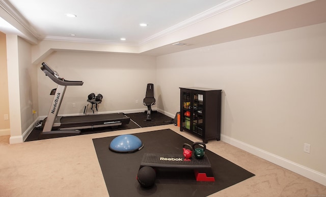 workout room with recessed lighting, baseboards, carpet, and crown molding