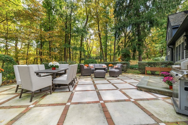 view of patio / terrace featuring outdoor dining area and outdoor lounge area