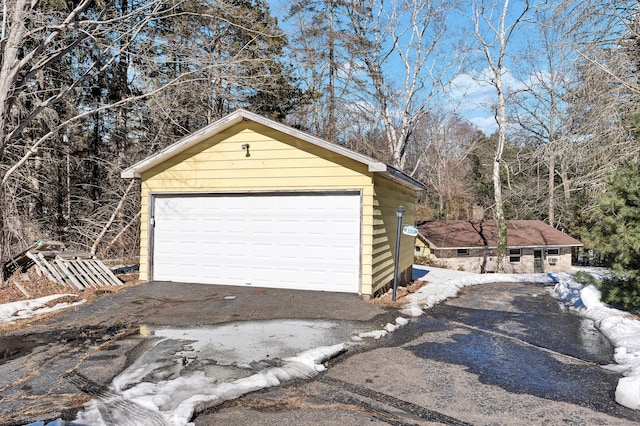 view of detached garage