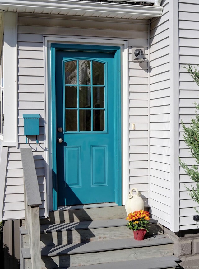 view of property entrance