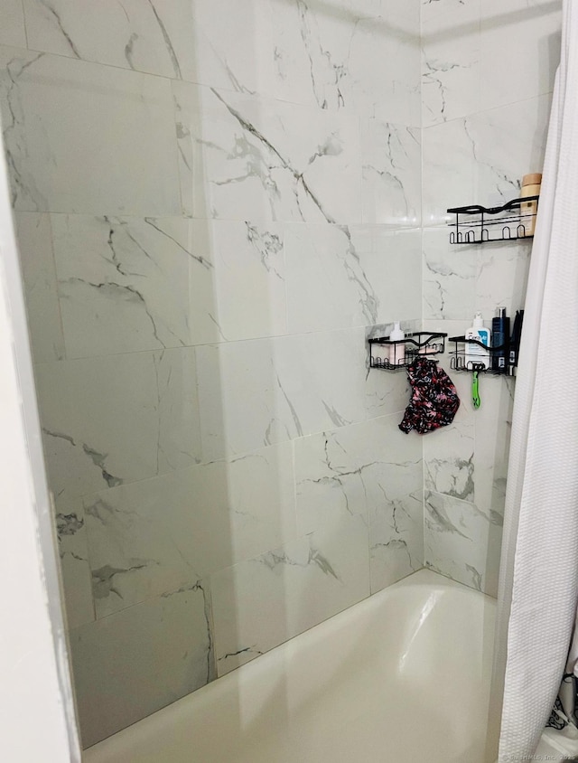 full bath with shower / bath combo