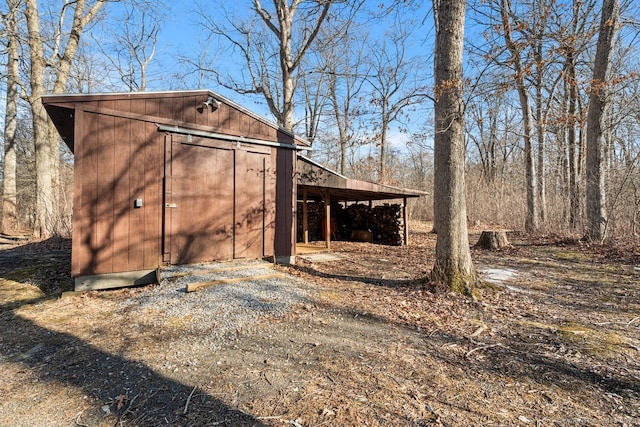 view of outdoor structure with an outdoor structure