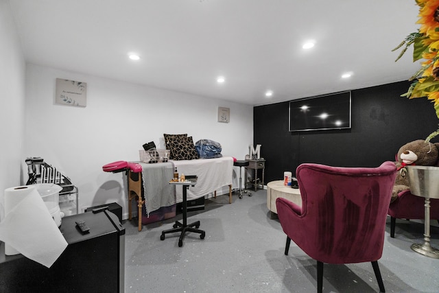 office area with concrete flooring and recessed lighting