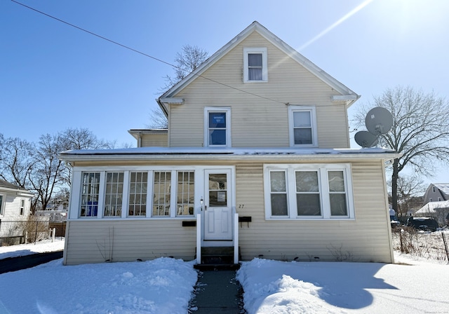 view of front of property