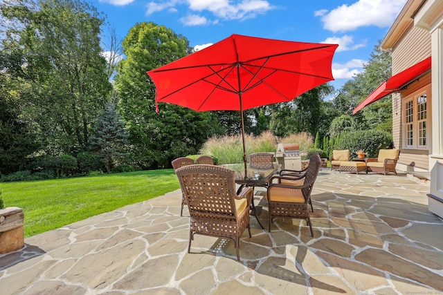 view of patio with outdoor dining area