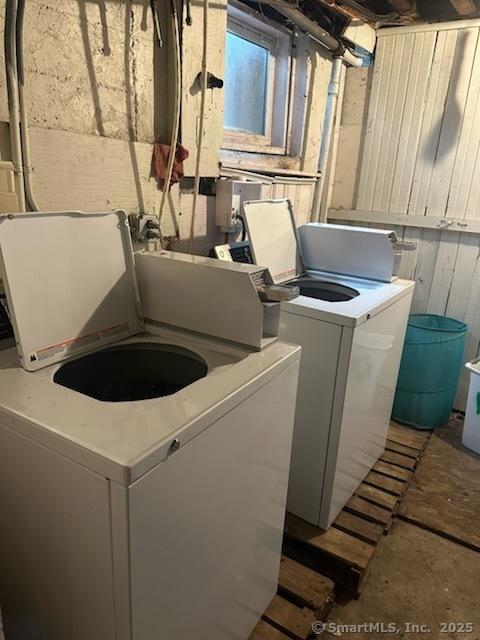 laundry area featuring laundry area and washing machine and clothes dryer