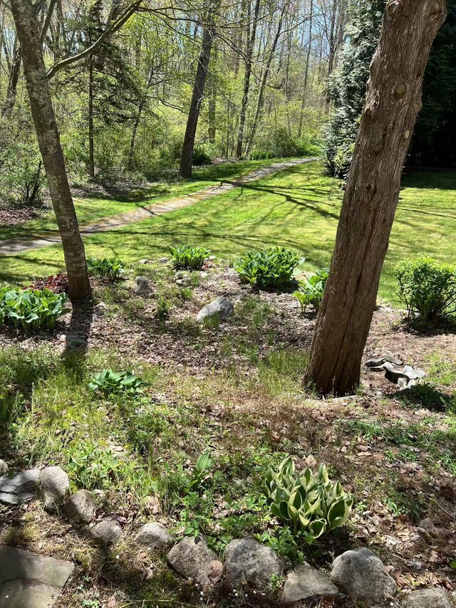 75 Heather Glen Ln, Groton, CT 06355 - view of grassy yard