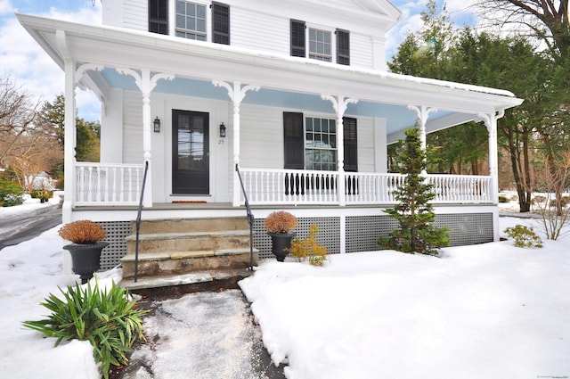 view of front of property featuring a porch