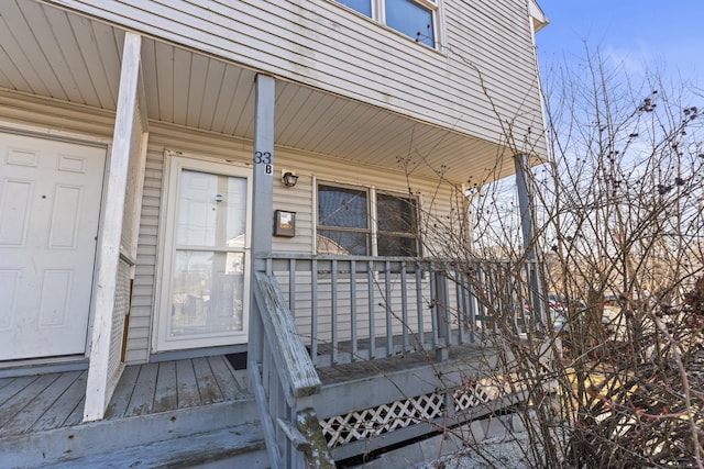 33 Guilford St Unit B, Hartford, CT 06120 - doorway to property featuring a porch