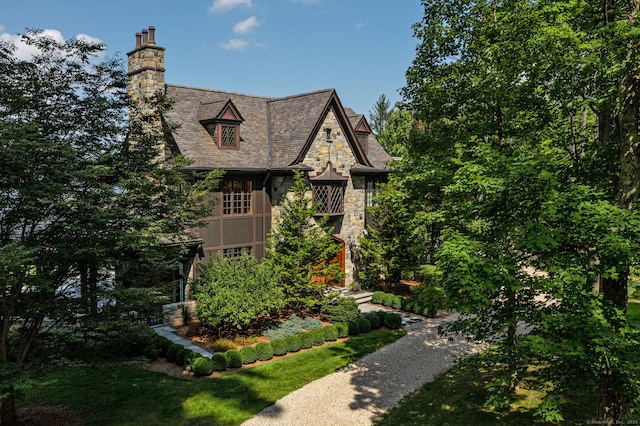 view of front of property featuring stone siding