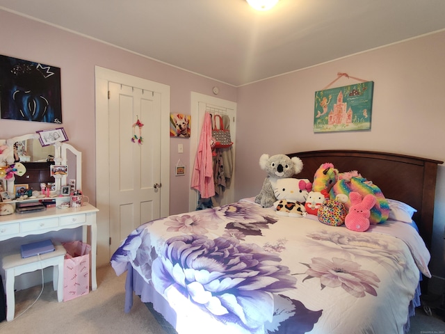 bedroom featuring carpet flooring