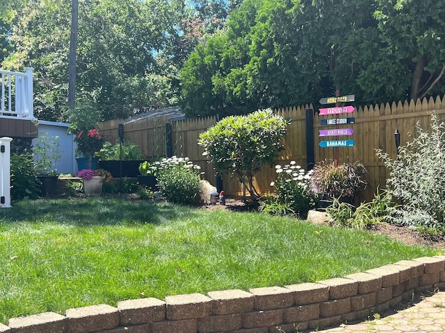 view of yard featuring fence