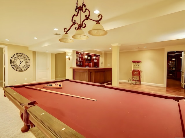 playroom with visible vents, recessed lighting, a bar, pool table, and crown molding