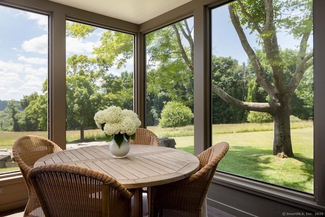 11 Valley Rd, Salisbury, CT 06039 - sunroom / solarium with outdoor dining space