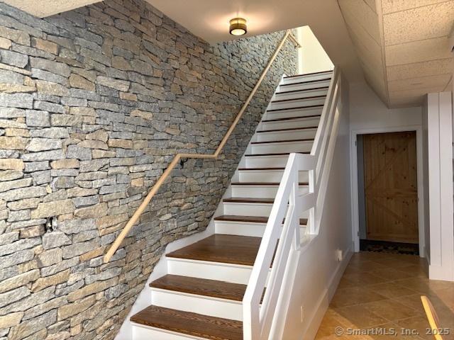 25 Cogswell Ln, Stamford, CT 06902 - photo 35