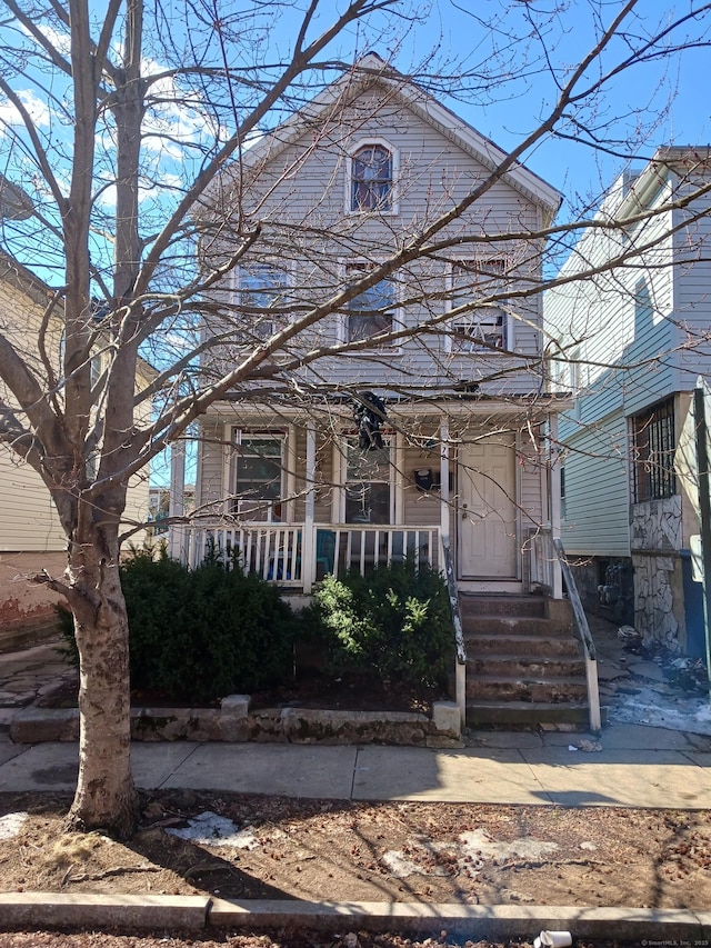 view of front facade featuring a porch