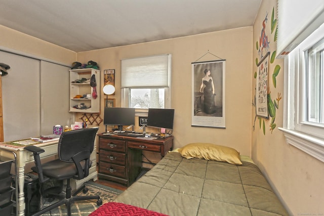 bedroom featuring a closet