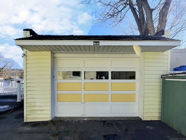 view of detached garage