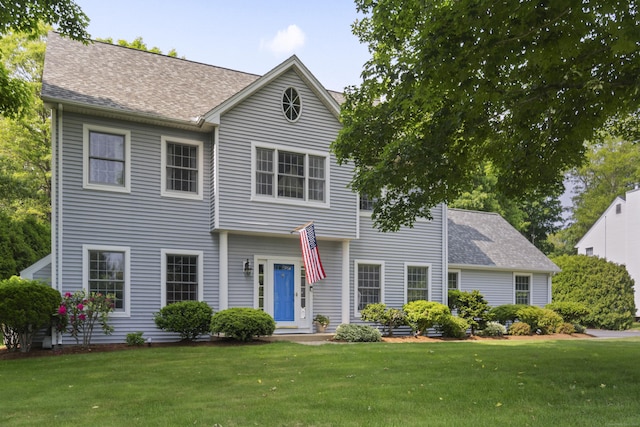 3 Spencer Ct, Clinton, CT 06413 - view of front of property with a front lawn and roof with shingles