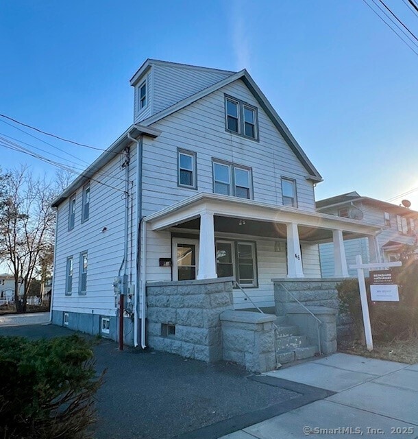 view of front of house with a porch