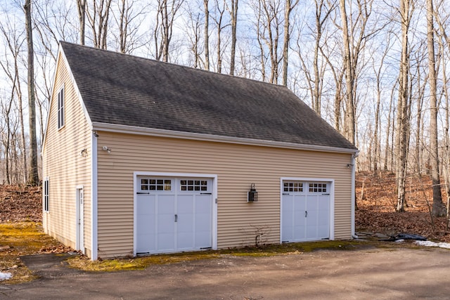 view of detached garage