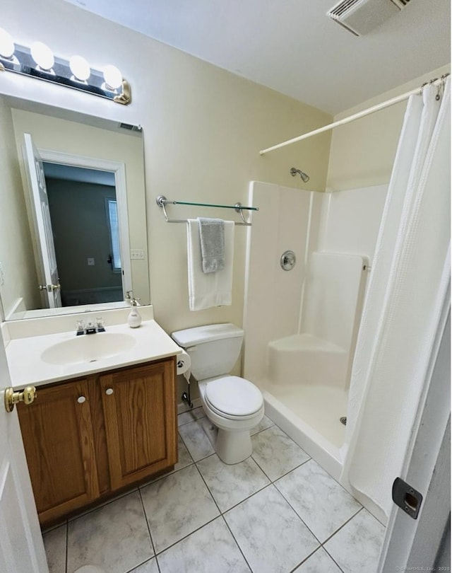 full bath featuring visible vents, toilet, curtained shower, tile patterned flooring, and vanity