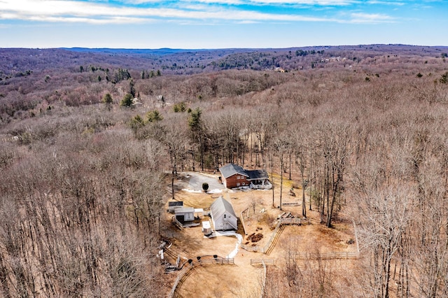 bird's eye view with a view of trees