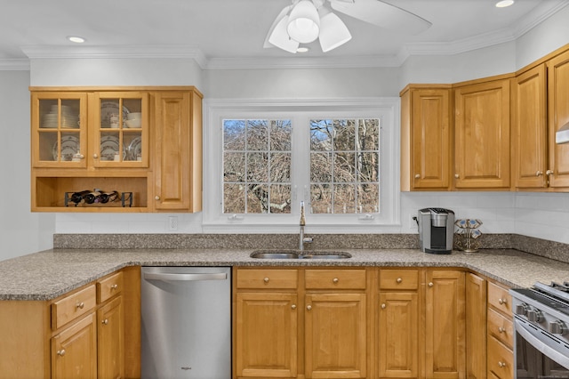 kitchen with stainless steel appliances, a sink, a ceiling fan, backsplash, and crown molding