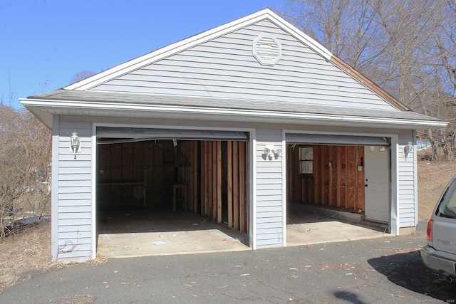 view of detached garage