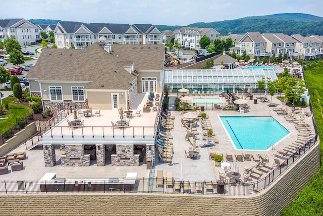 drone / aerial view with a residential view