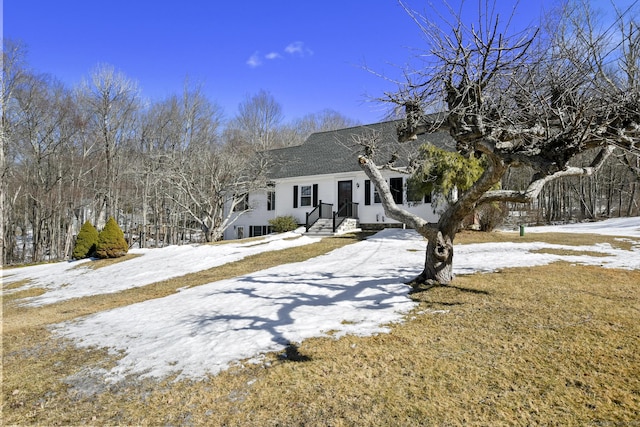 view of front of house featuring driveway